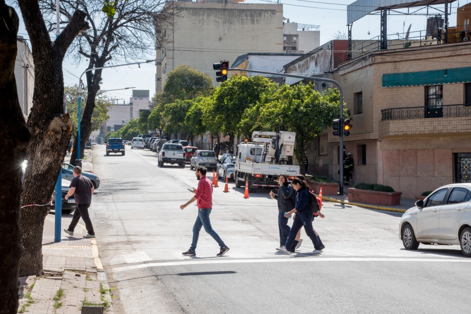 Habilitan un nuevo semáforo en Lavalle y Entre Ríos y ya son 422 los cruces funcionado en la Capital