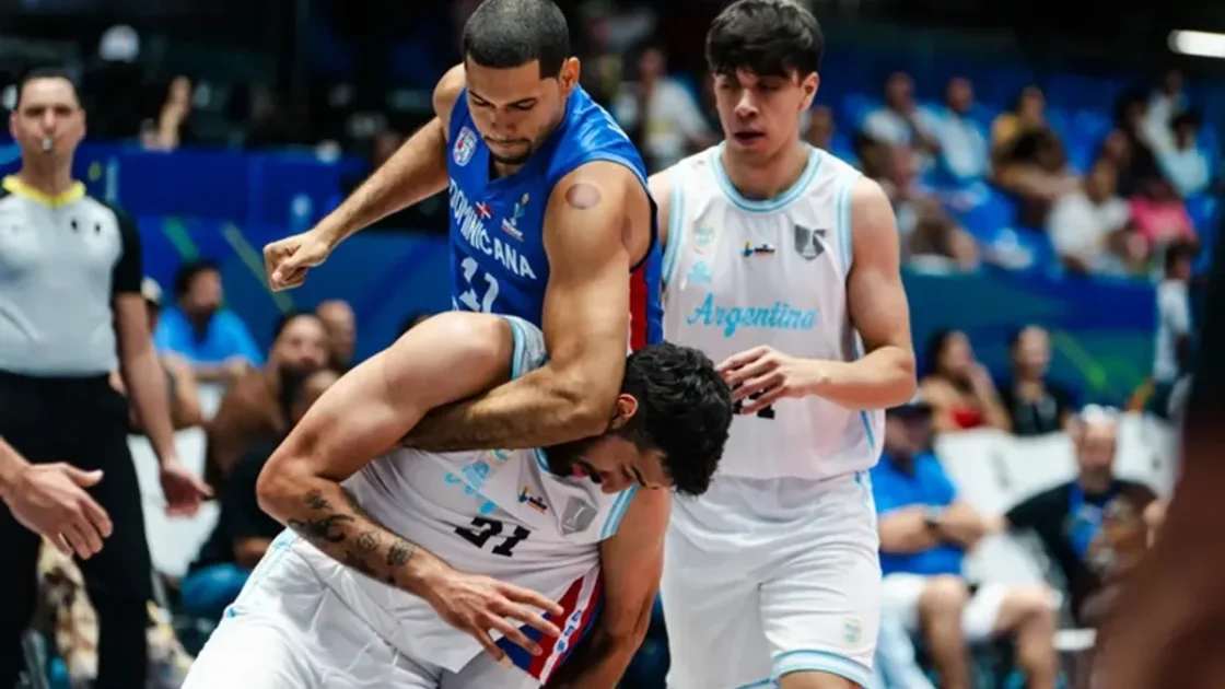 Argentina no pudo con República Dominicana y el partido terminó a los golpes