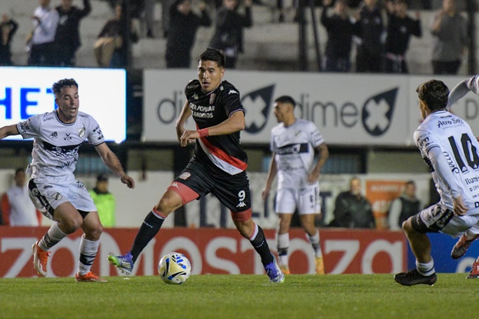 San Martín se quedó con un empate insípido en Buenos Aires: mereció ganarlo pero estuvo impreciso