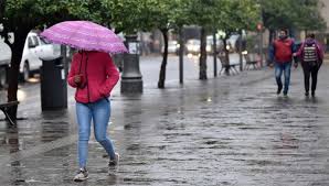 El frío llegó para quedarse: jueves con lluvias y cielo cubierto en Tucumán