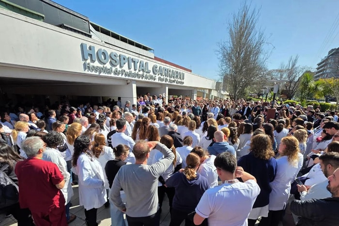 El Hospital Garrahan inicia un paro y advierte que “vetarán a Milei en las calles”