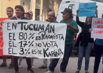 “Alta coimera”: militantes kirchneristas protestaron contra la visita de Karina Milei