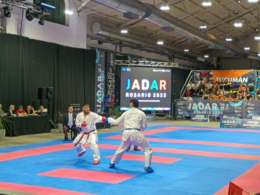 El karateca tucumano Brandon Ledesma obtuvo la medalla de oro en los JADAR