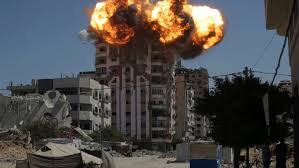 Israel atacó torres residenciales en la ciudad de Gaza y dejó al menos siete palestinos muertos