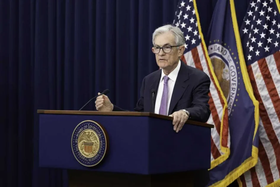 Argentina atenta a la posible baja de tasas de la Fed: ¿Cómo impactará al dólar y a las acciones?