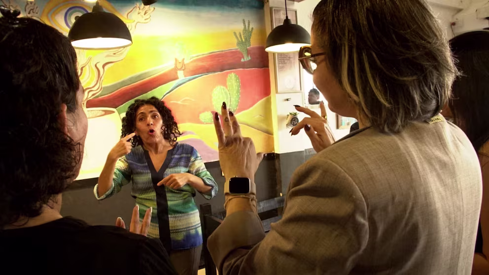 Reconocieron en Salta a la primera cafetería del país atendida en lengua de señas