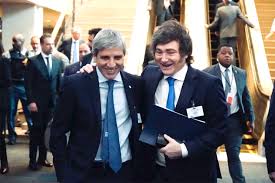 Milei celebró el auxilio de EE. UU. y reiteró que Luis Caputo es el mejor ministro de Economía de la historia