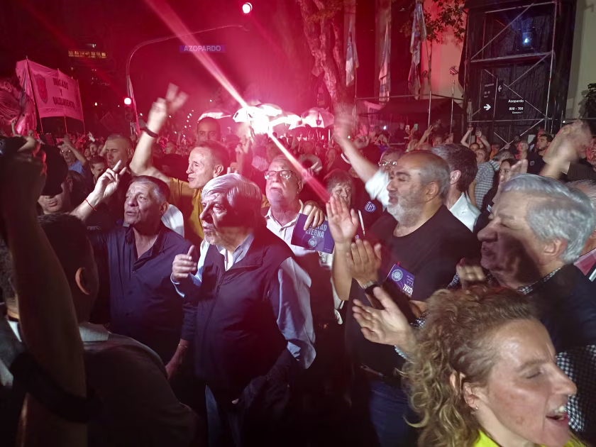 La CGT celebró el 17 de Octubre con mapping, trap y críticas al gobierno de Milei