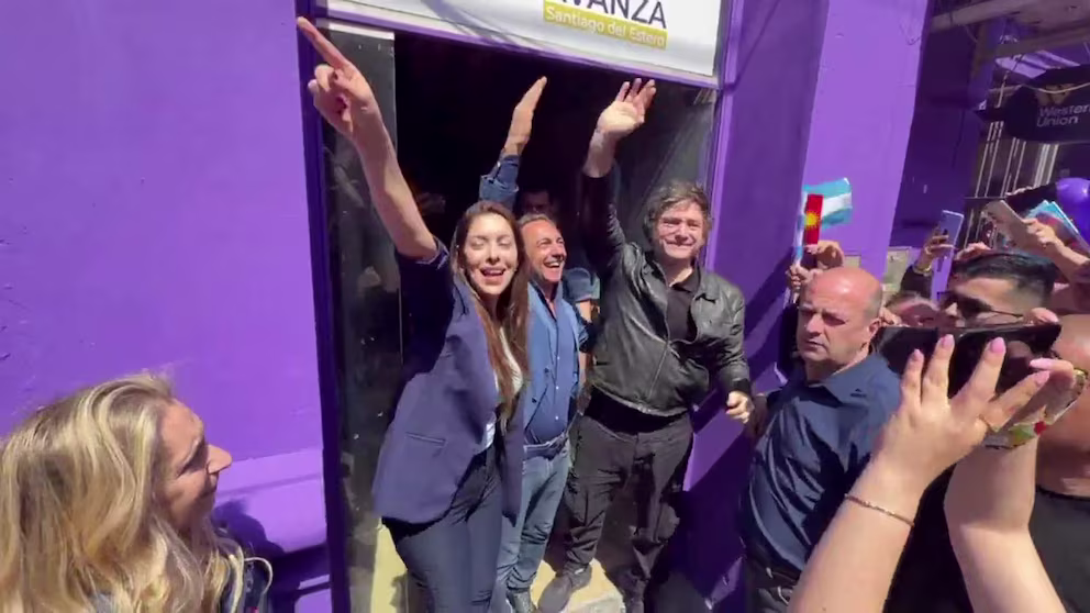 Milei en Santiago del Estero: “Mientras la lider de ellos anda en tobillera, a nosotros nos respetan en el mundo"