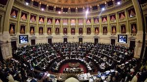 Funcionarios del Gobierno exponen ante la Comisión de Presupuesto y Hacienda