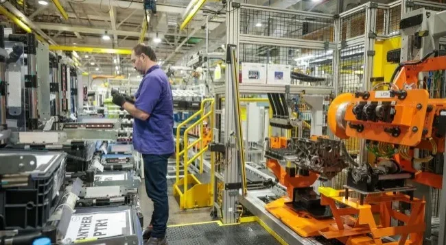 La industria cayó  el 3,5% en septiembre, pese a los rebotes en la construcción y el sector automotriz