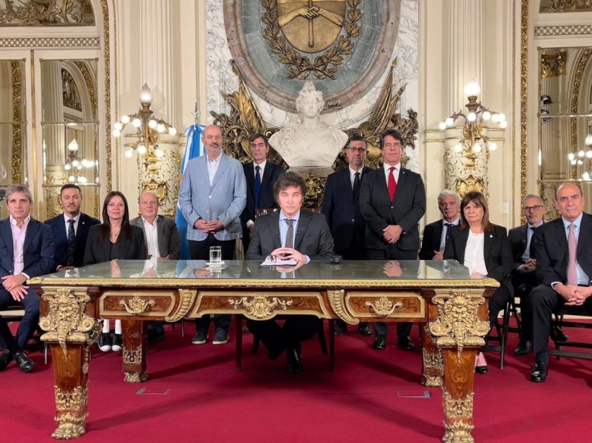 Milei prepararía una reconfiguración del Gabinete tras las elecciones legislativas