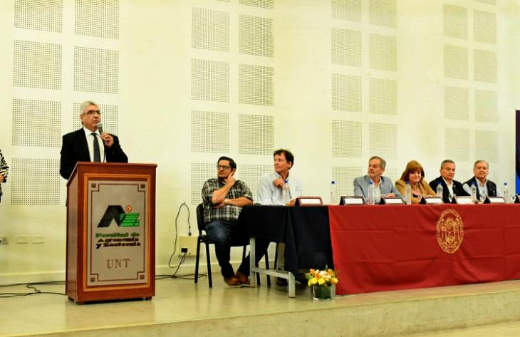 reunion apicola.jpg reunion apicola.jpg