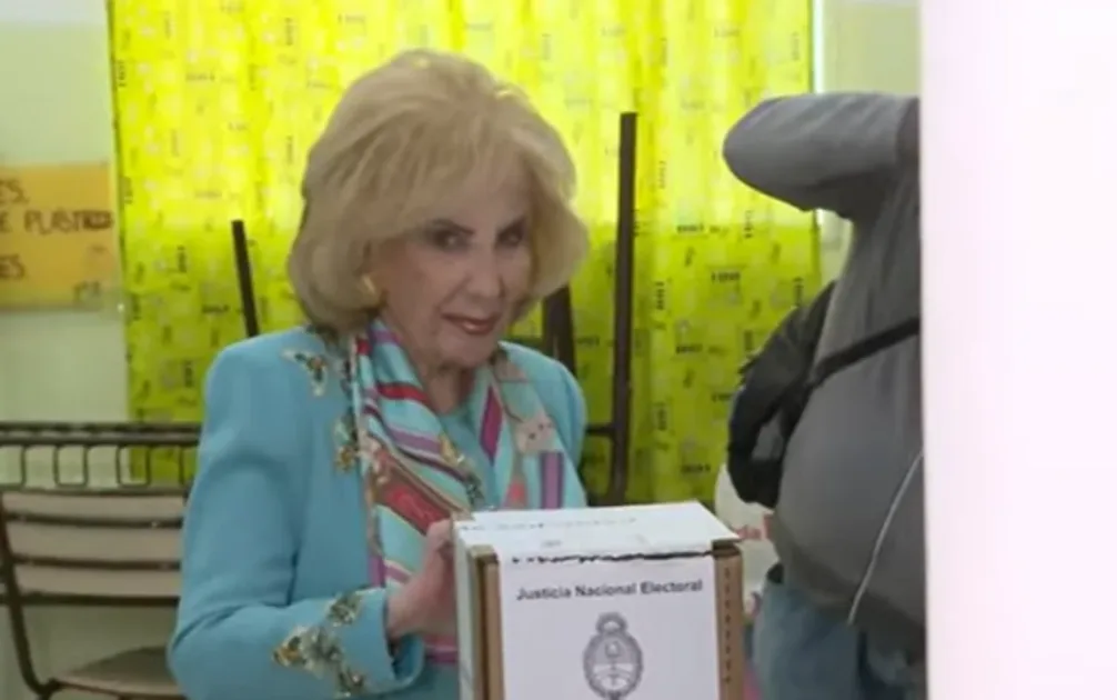 Mirtha Legrand emitió su sufragio y dijo que “votó con ilusión” 