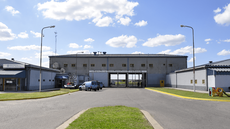 Confirman los procesamientos por ingresar drogas al penal de Ezeiza