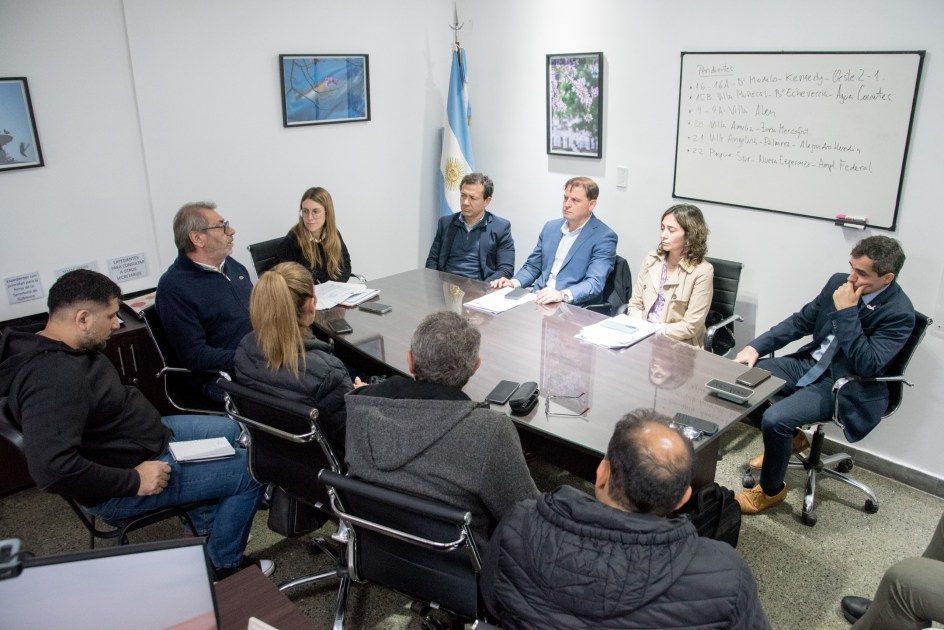 El Municipio y empresarios del transporte debatieron en una reunión tensa sobre la crisis del servicio