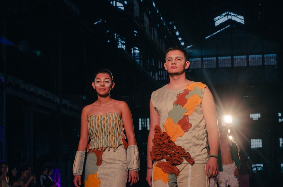 La San Pablo-T cierra el XVI Octubre Tecnológico con un desfile “futurista”