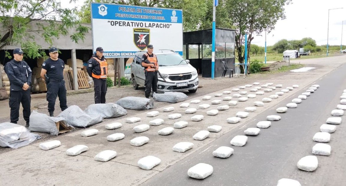 Operativo Lapacho: atraparon a cuatro narcos con 120 kilos de marihuana y un auto robado