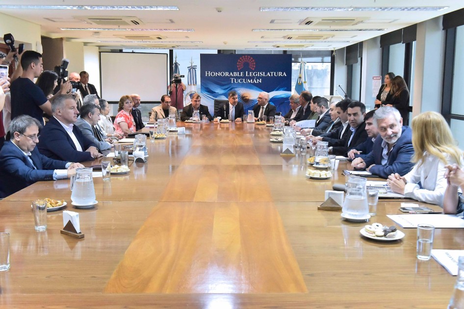 Abad ante legisladores: "En dos años no hemos mandado ninguna ampliación presupuestaria"