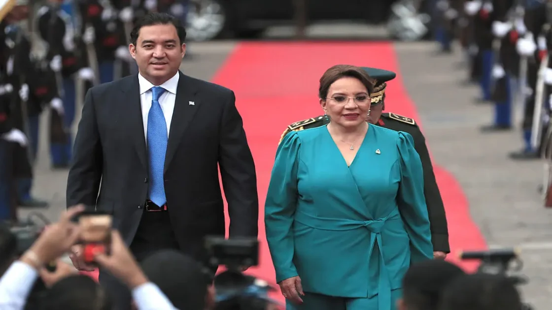 La presidenta de Honduras garantiza unas elecciones libres y transparentes