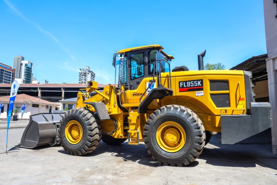 Incorporan nueva maquinaria para reforzar los trabajos de obras públicas en la capital