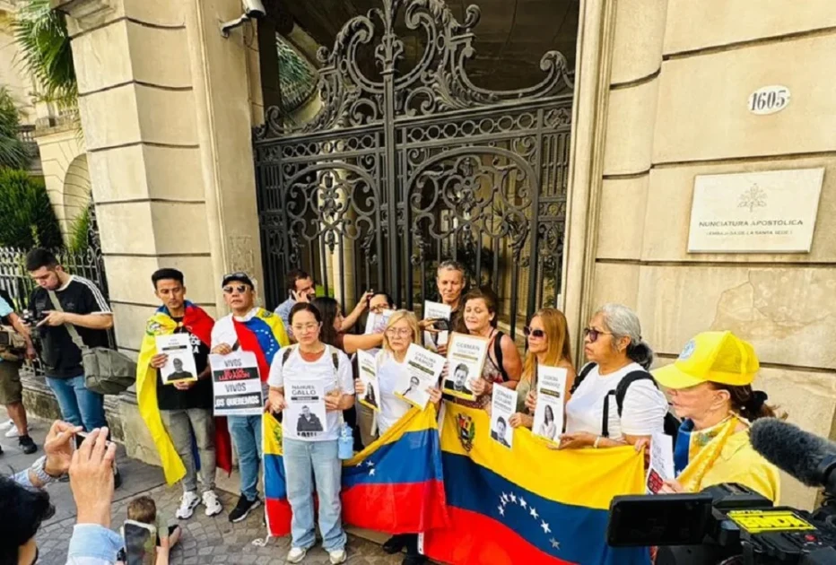 Familiares de los presos políticos argentinos en Venezuela pidieron la intervención del Vaticano