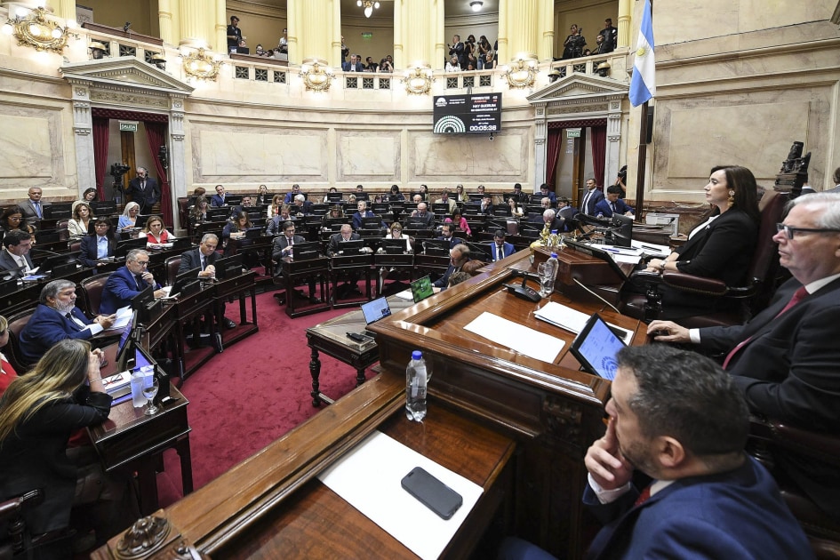 El Senado convirtió en ley la baja de la edad de imputabilidad a 14 años: Ávila y Mendoza votaron a favor