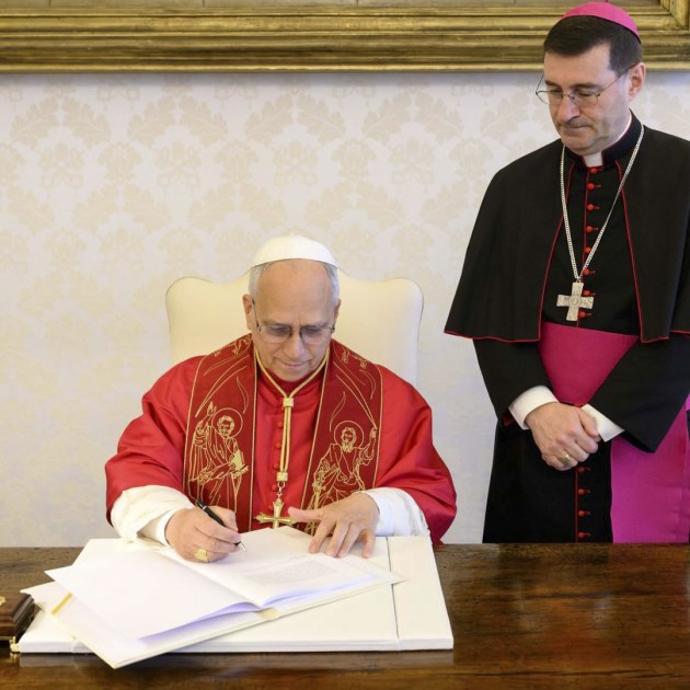 El papa León XIV publicó su primera encíclica con fuertes advertencias sobre el avance de la inteligencia artificial