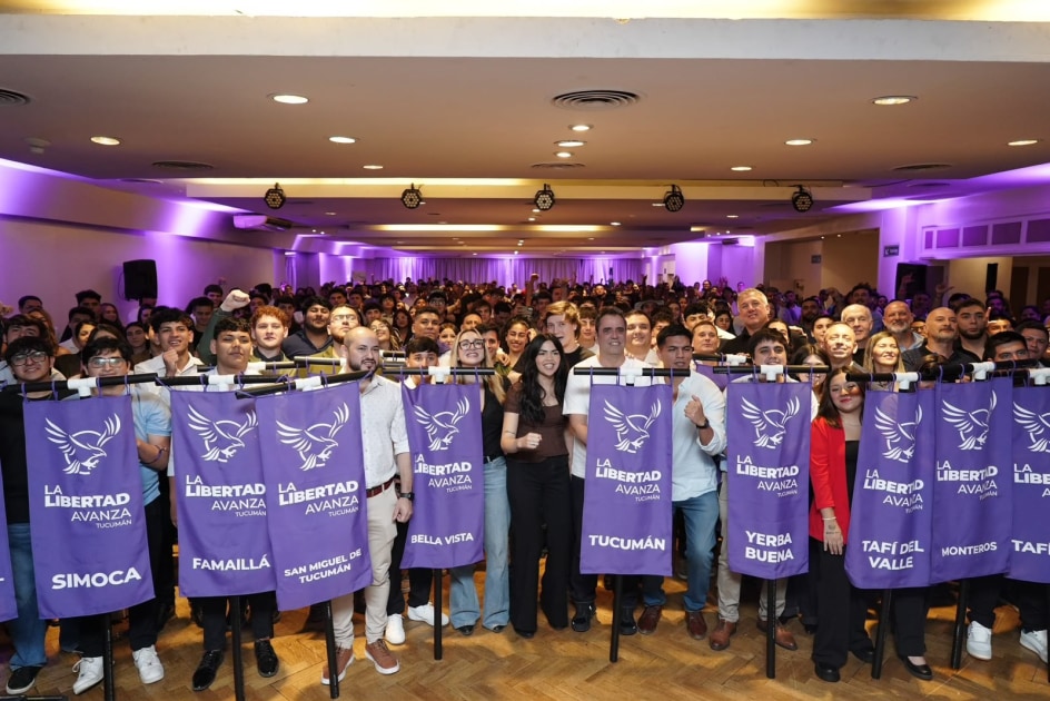 Con una catarata de insultos para los políticos, jóvenes libertarios de todo el país se reunieron en Tucumán