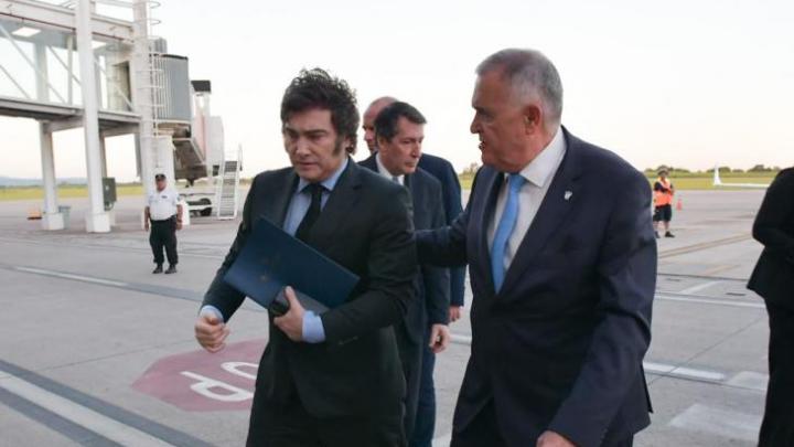 Milei le giró Jaldo casi $1,4 millones por cada tucumano en 11 meses, una de las provincias menos afectadas por los recortes