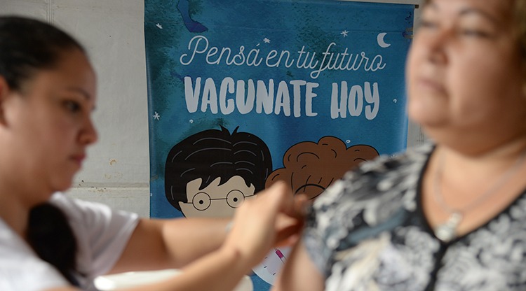 Tucumán respalda el compromiso nacional con las vacunas ante un polémico evento en el Congreso