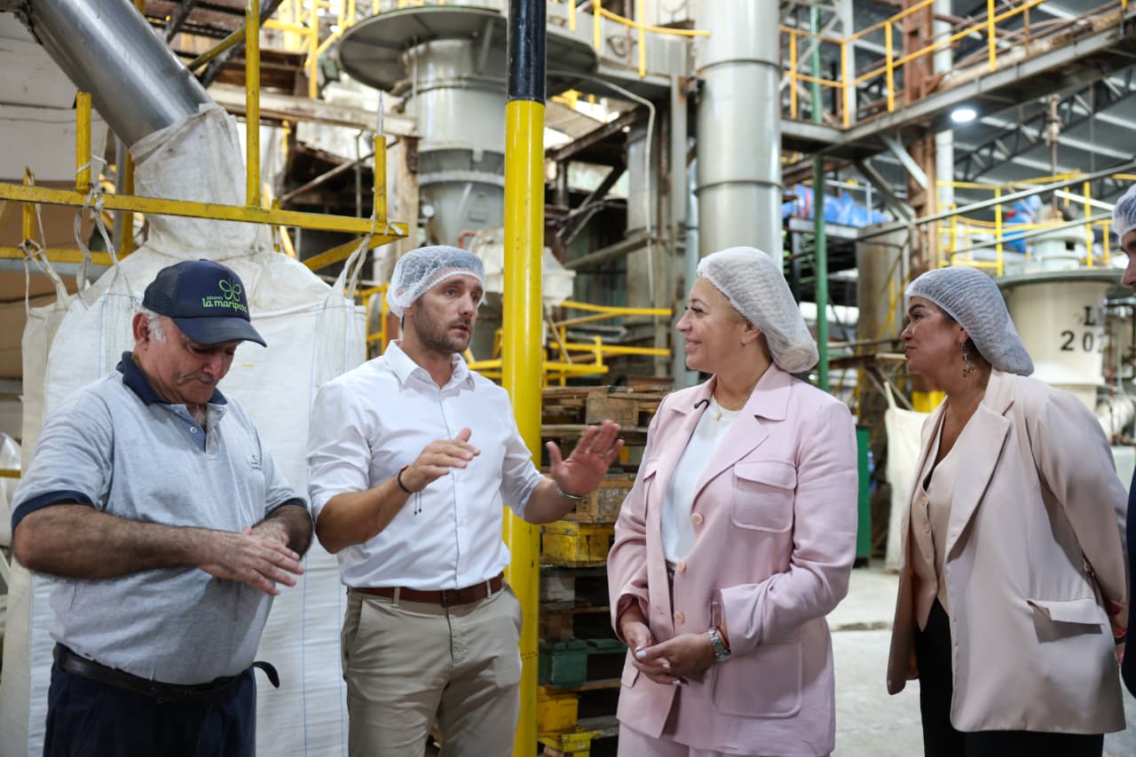 Chahla y los dueños de jabón La Mariposa acordaron reforzar acciones para reducir el impacto ambiental