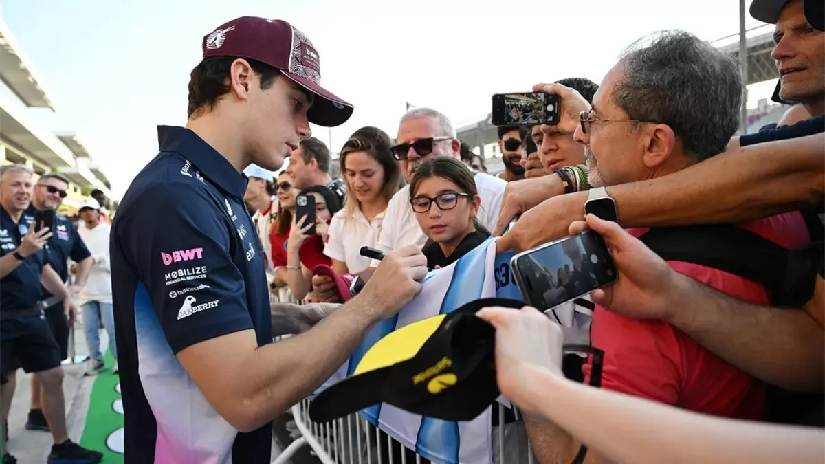 colapinto_firma_autografos.webp colapinto_firma_autografos.webp