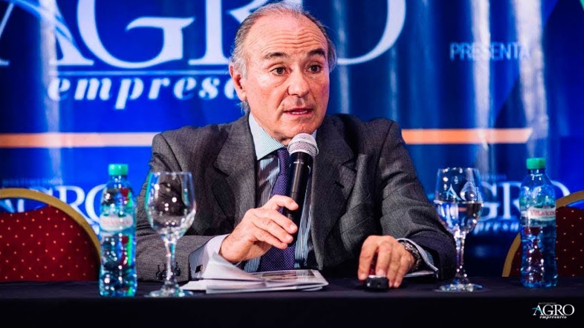 JOSE CARBONELL.jpg JOSE CARBONELL.jpg