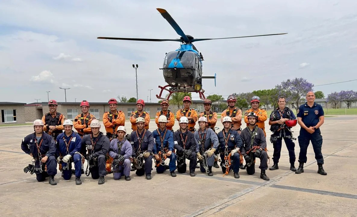 Capacitaron a miembros del Grupo Especial de Rescate de Bomberos de la Ciudad