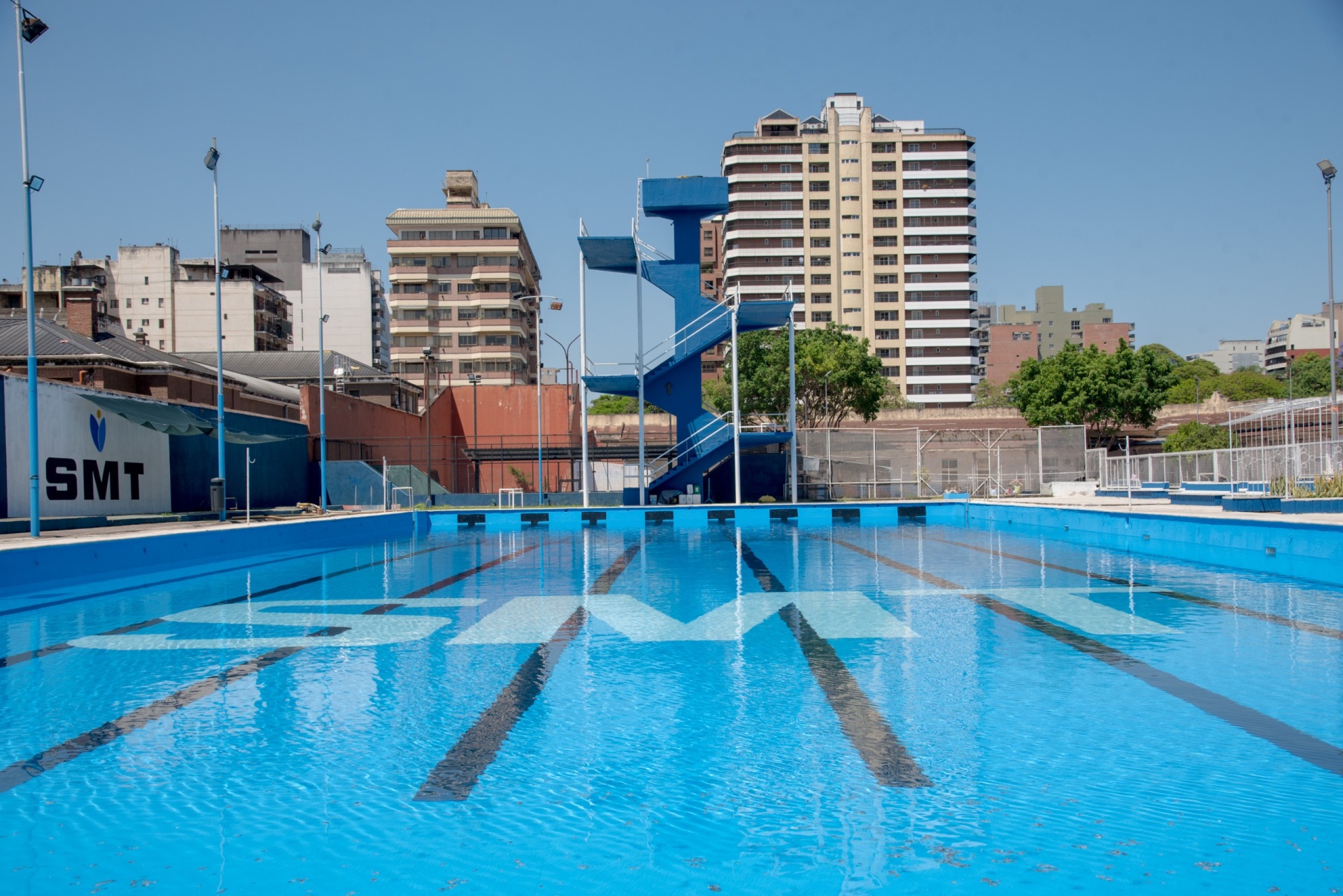 Inscripciones abiertas para disfrutar de la pileta y la Colonia de Vacaciones del Complejo Ledesma