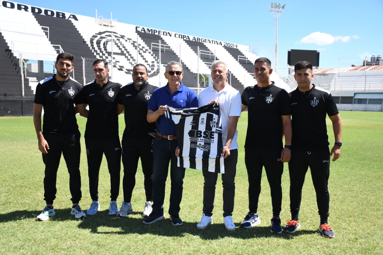Lucas Pusineri fue presentado en Central Córdoba y abre un nuevo ciclo tras un cierre gris en Atlético Tucumán