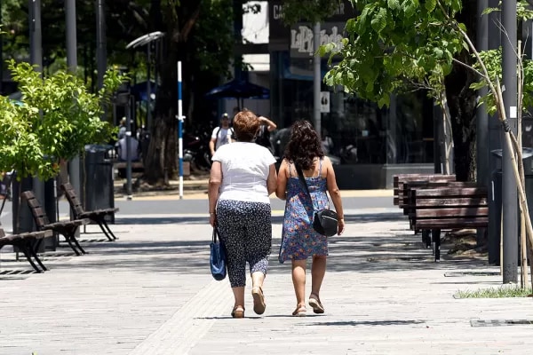 Nueva jornada calurosa en Tucumán y lluvias recién hacia el jueves