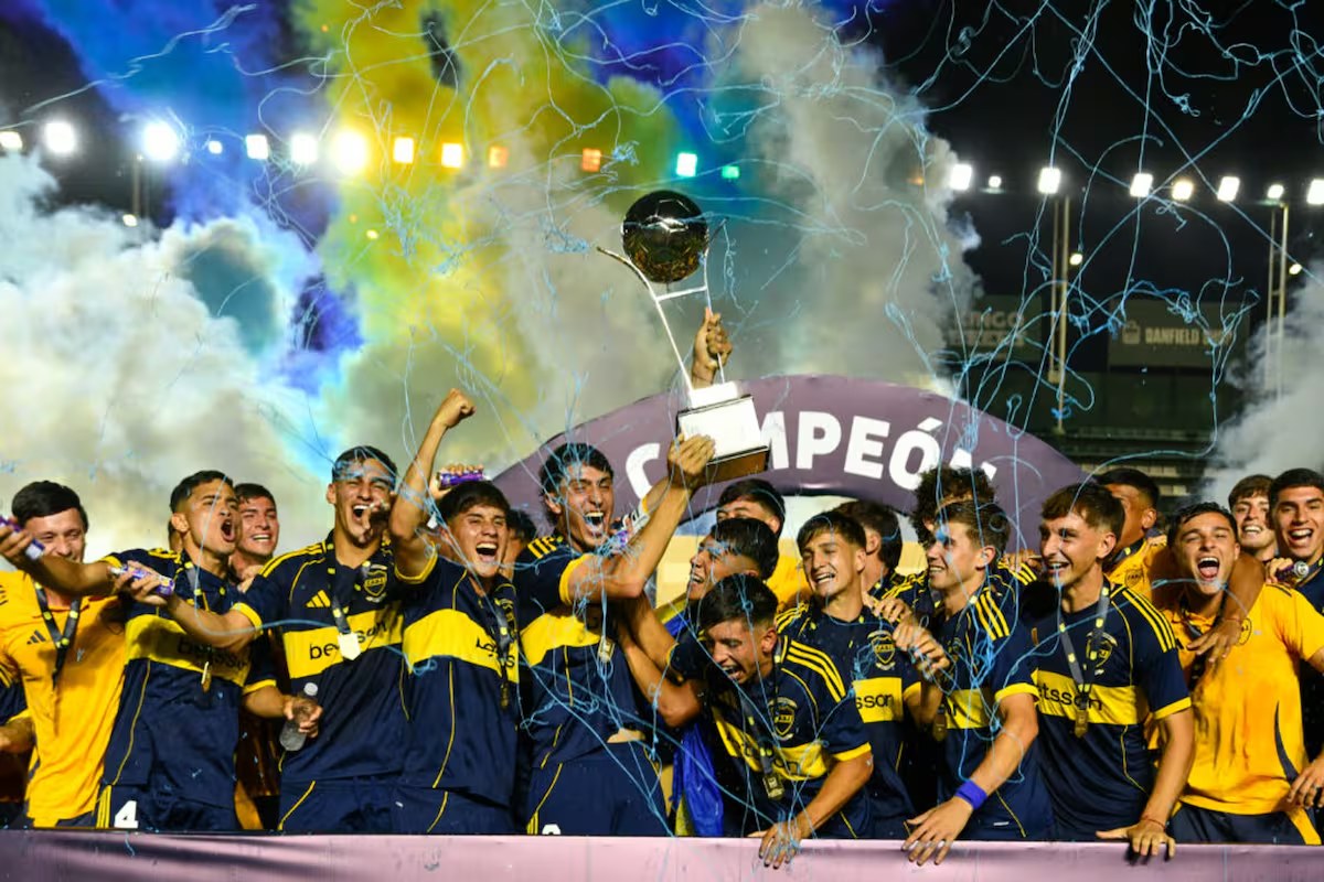 Boca volvió a festejar en Reserva: superó a Vélez y levantó un nuevo Trofeo de Campeones