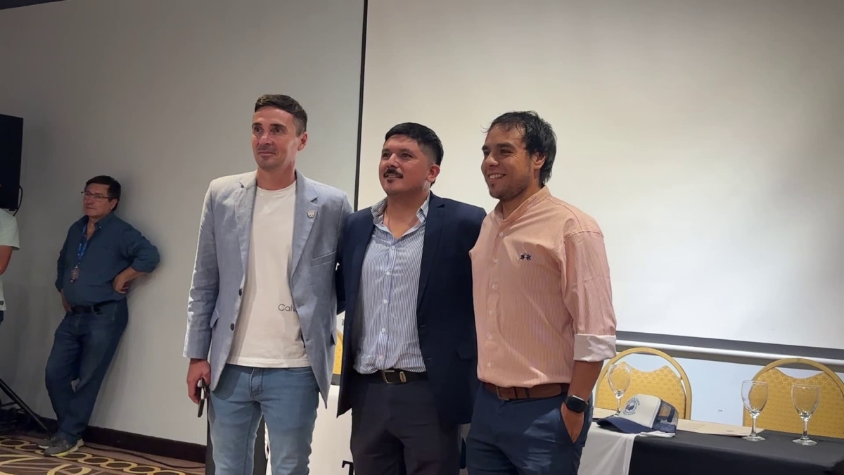 vlcsnap-2025-12-12-19h57m36s950.jpg vlcsnap-2025-12-12-19h57m36s950.jpg