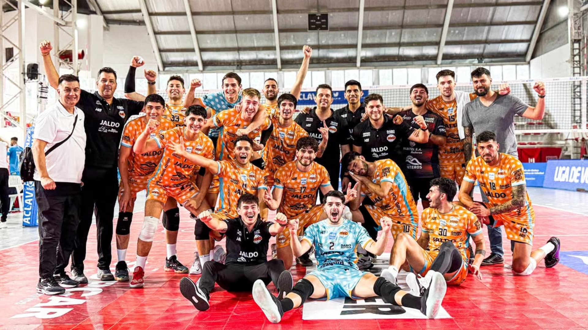 Monteros Vóley se quedó con el clásico y avanzó a semifinales de la Copa ACLAV