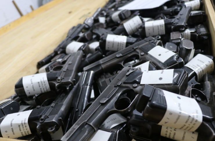 Cómo la pistola 9mm conecta el mercado legal con la violencia en Rosario