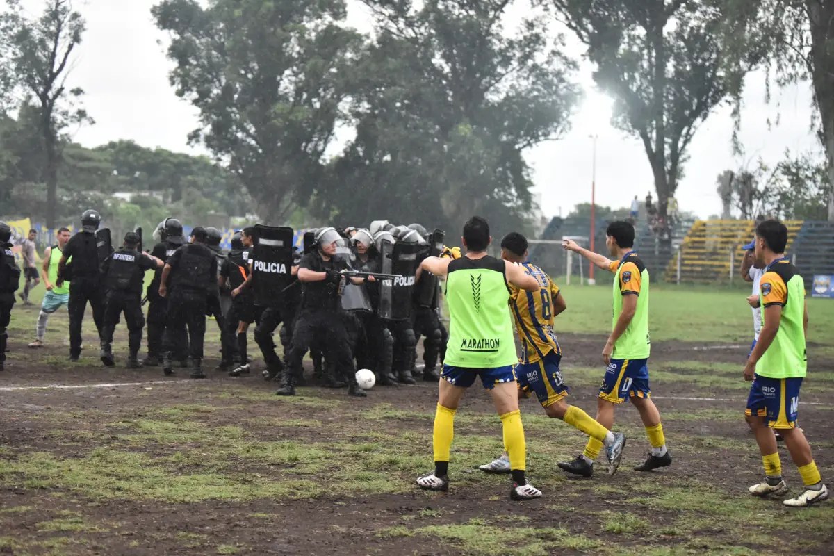 Dos jugadores de San Pablo fueron suspendidos por un año tras los incidentes en el Regional Amateur