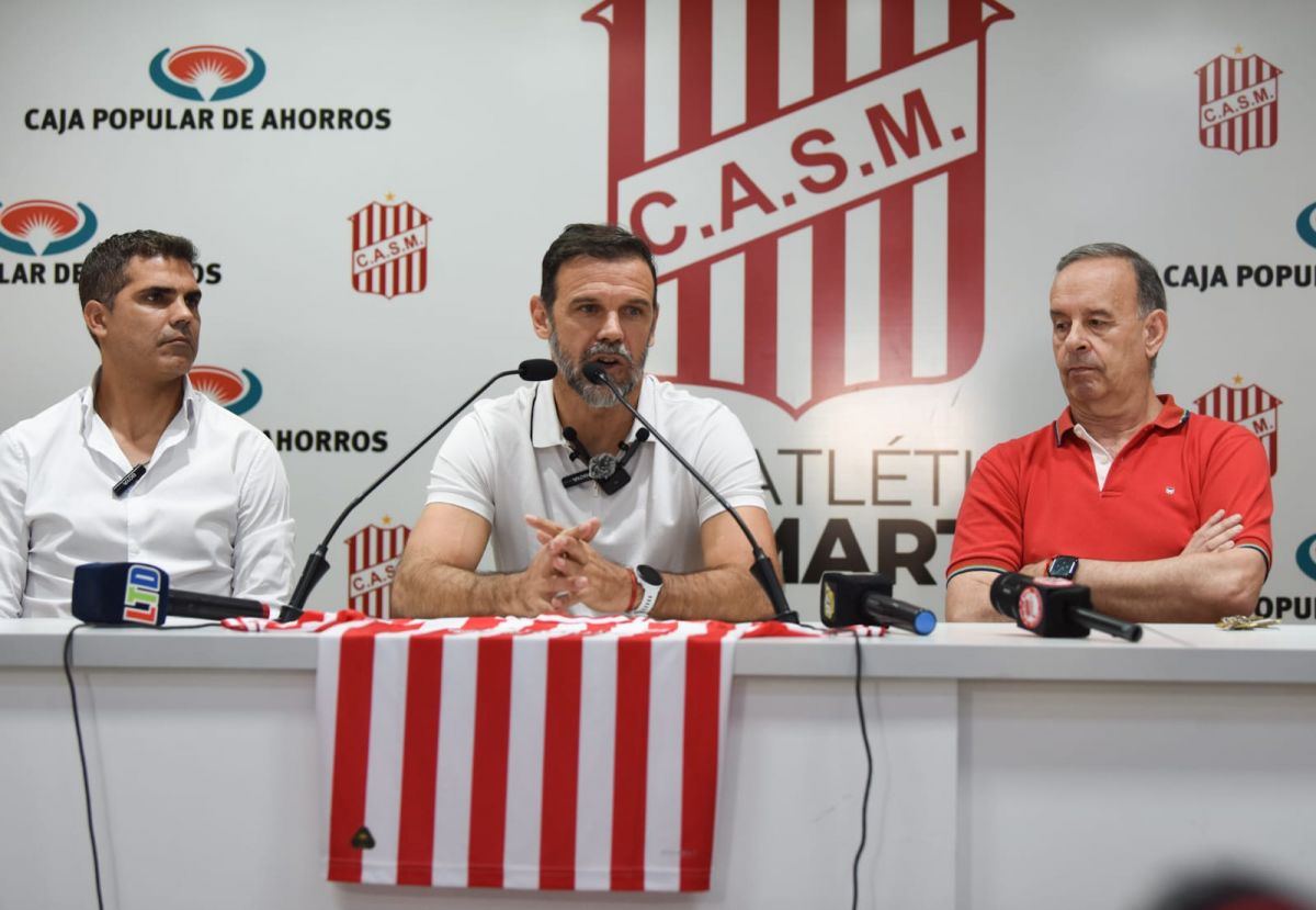 conferencia-andres-yllana-fue-presentado-ciudadela-junto-facundo-perez-castro-oscar-mirkin-1117210-163522.jpeg