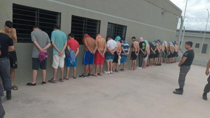 Impulsan una ley que dote de cámaras en comisarías y cárceles tucumanas para frenar torturas y transparentar el accionar policial