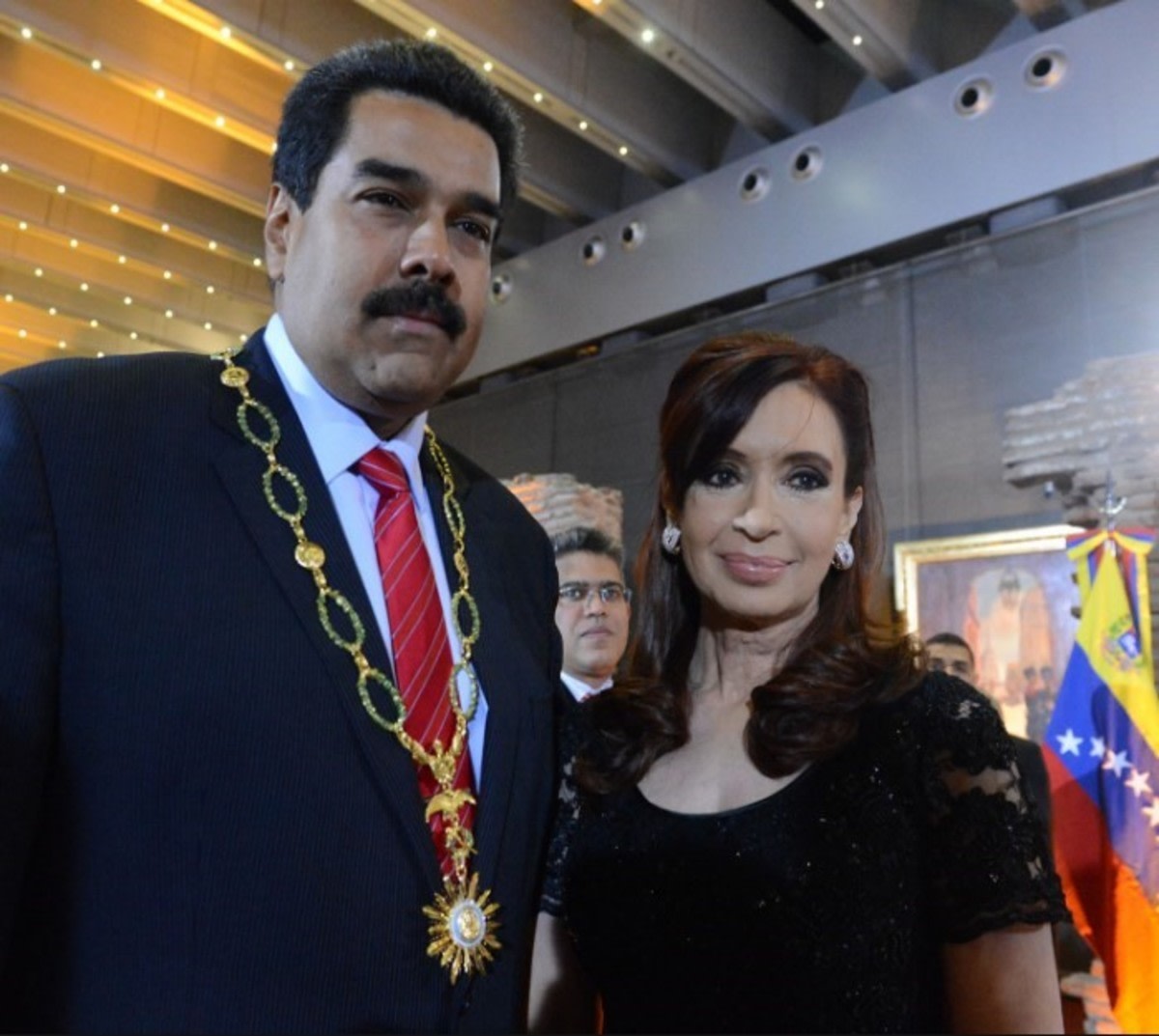 Maduro, el dictador derrocado que fue condecorado por la condenada Cristina Kirchner