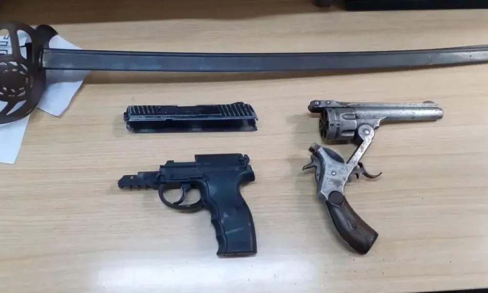 Detuvieron a un joven por el robo de un sable corvo de 1898 en Mendoza