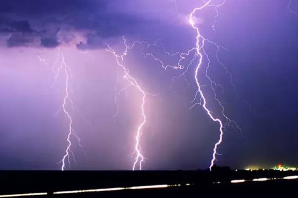 Defensa Civil reveló que un rayo impactó contra una casa y causó un incendio en El Bracho