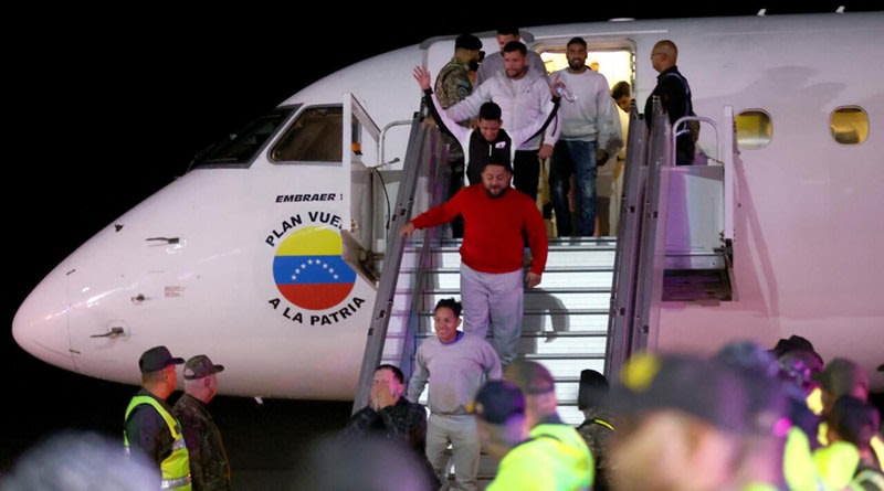 Casi 200 venezolanos regresaron al país en el primer vuelo de repatriación del año