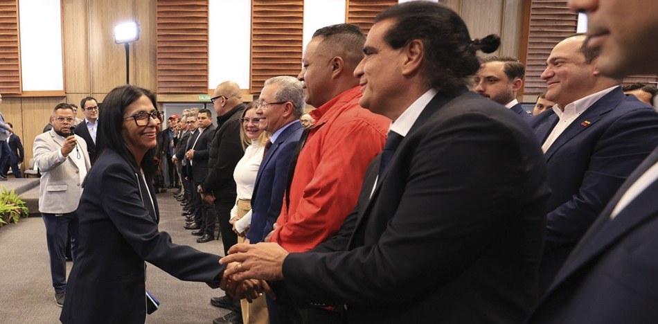 Delcy Rodríguez reemplazo a un ministro acusado de ser testaferro de Maduro